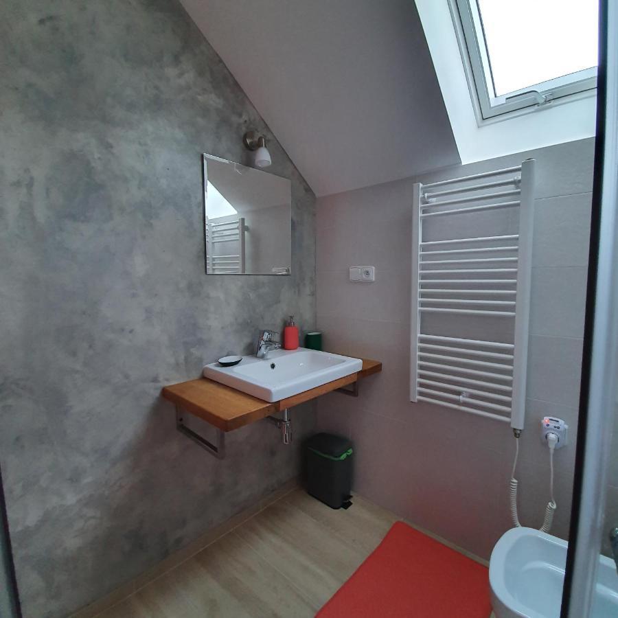 Domcek V Zahrade Villa บันสกา ชีอาว์นีซา ภายนอก รูปภาพ
